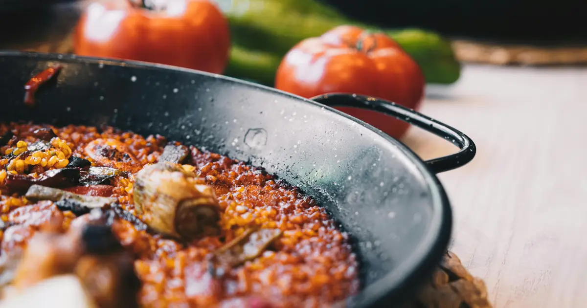 Ricetta della paella valenciana, in onore della Giornata Mondiale della Paella